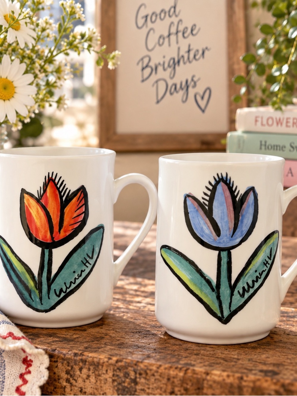 Pristine Set of 2 Vintage Ulrica Hydman-Vallien Swedish Tulip Porcelain Mugs
